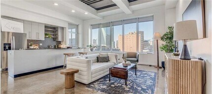 301 N Akard St in Dallas, TX - Building Photo - Building Photo