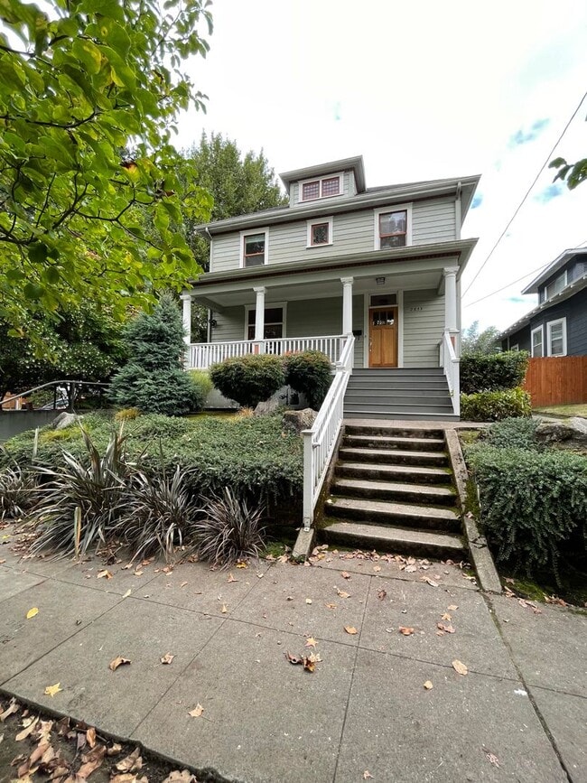property at 2833 NE Flanders St