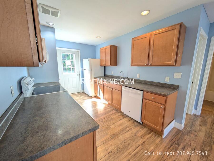13 Basketball Ct in Bangor, ME - Building Photo