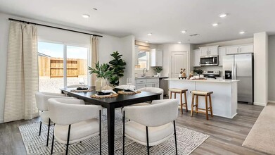 6013 Versace Ave in Bakersfield, CA - Building Photo - Building Photo