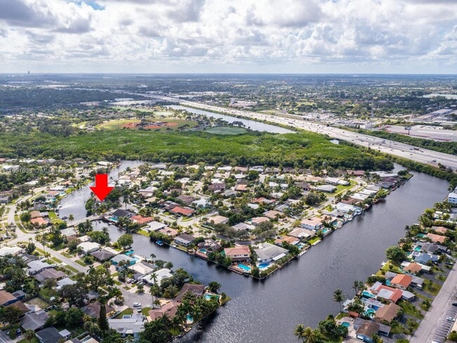 2856 NW 10th Ave in Wilton Manors, FL - Foto de edificio - Building Photo
