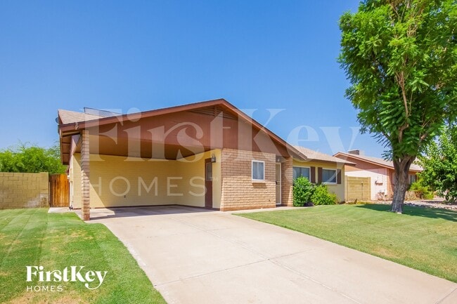 4710 W Paradise Ln in Glendale, AZ - Foto de edificio - Building Photo