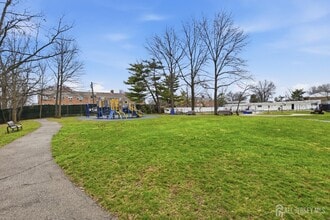 160 Evergreen Rd in Edison, NJ - Building Photo - Building Photo