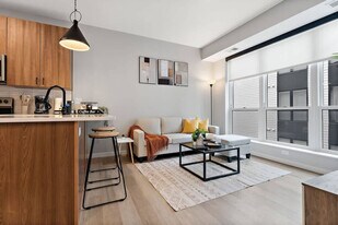 402 NE 2nd St, Unit ID1292420P in Minneapolis, MN - Building Photo