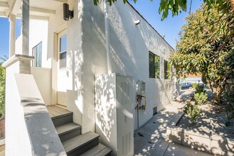 4514 Mont Eagle Pl in Los Angeles, CA - Building Photo - Building Photo