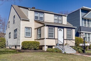 74 Caldwell Pl in Springfield, NJ - Building Photo