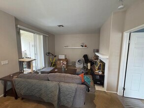 10915 Sabre Hill Dr in San Diego, CA - Building Photo - Building Photo