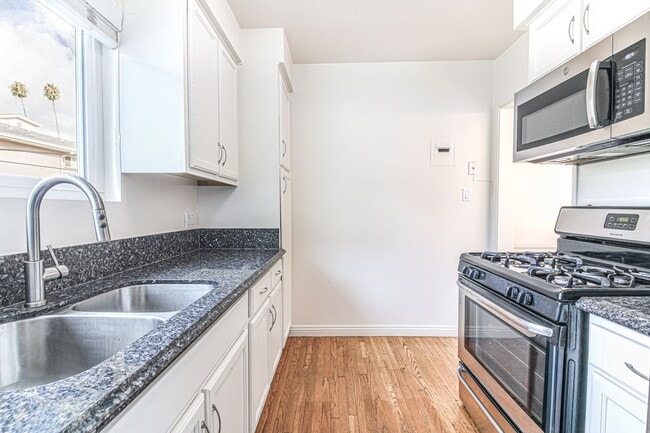 1801 N Harvard Blvd in Los Angeles, CA - Building Photo - Building Photo