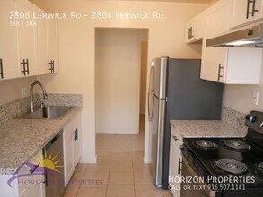 2806 Lerwick Rd in Sacramento, CA - Building Photo - Building Photo