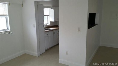 16508 NE 26th Ave-Unit -305 in North Miami Beach, FL - Building Photo - Building Photo