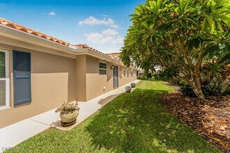 3571 El Verdado Ct in Naples, FL - Building Photo - Building Photo