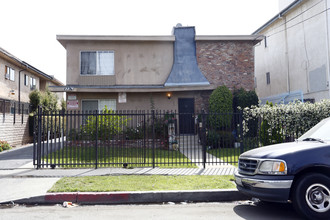 8734 Tobias Ave in Panorama City, CA - Building Photo - Building Photo