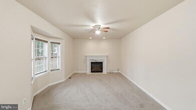 11921 Stonehenge Dr in Fredericksburg, VA - Building Photo - Building Photo