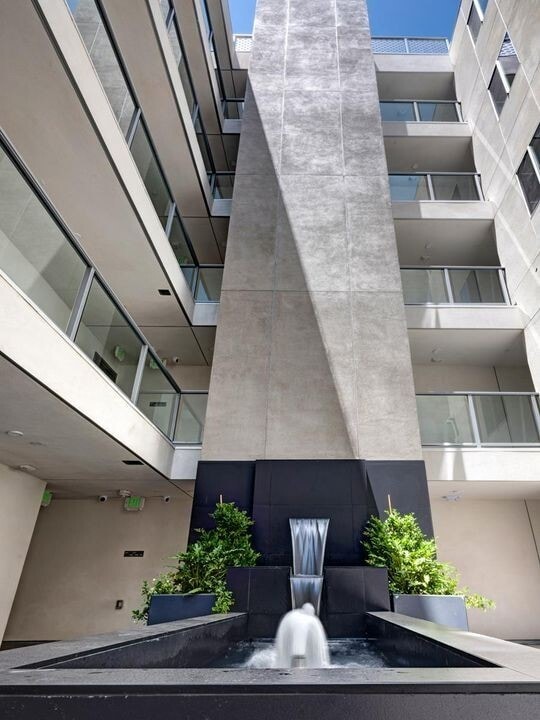 1330 Federal Ave, Unit 303 in Los Angeles, CA - Building Photo - Building Photo