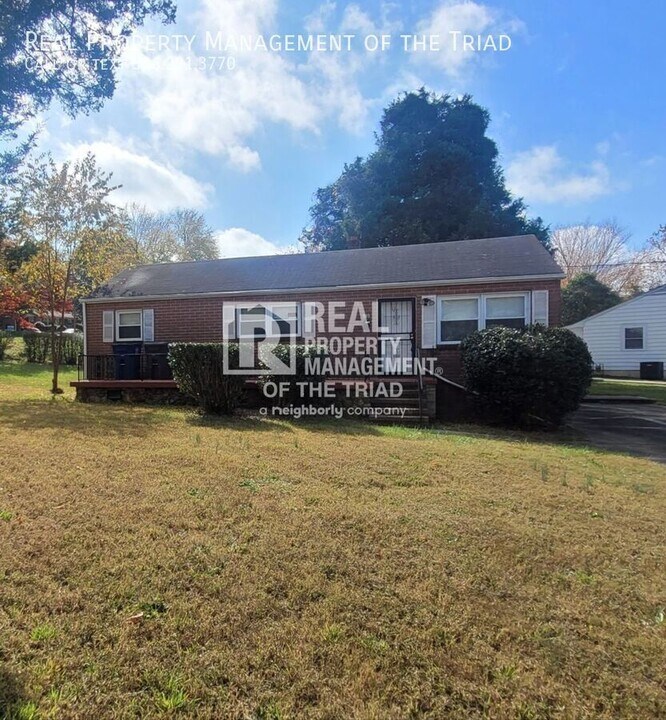 593 Kinard Dr NE in Winston-Salem, NC - Building Photo