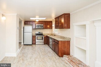 8901 Beauchamp Dr in Alexandria, VA - Building Photo - Building Photo