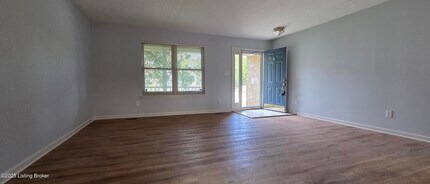 13606 Saddlecreek Dr in Louisville, KY - Building Photo - Building Photo