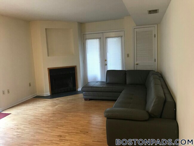 345 Franklin St