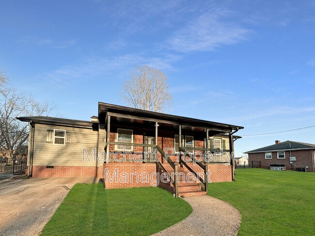 property at 8 E Sable Ct