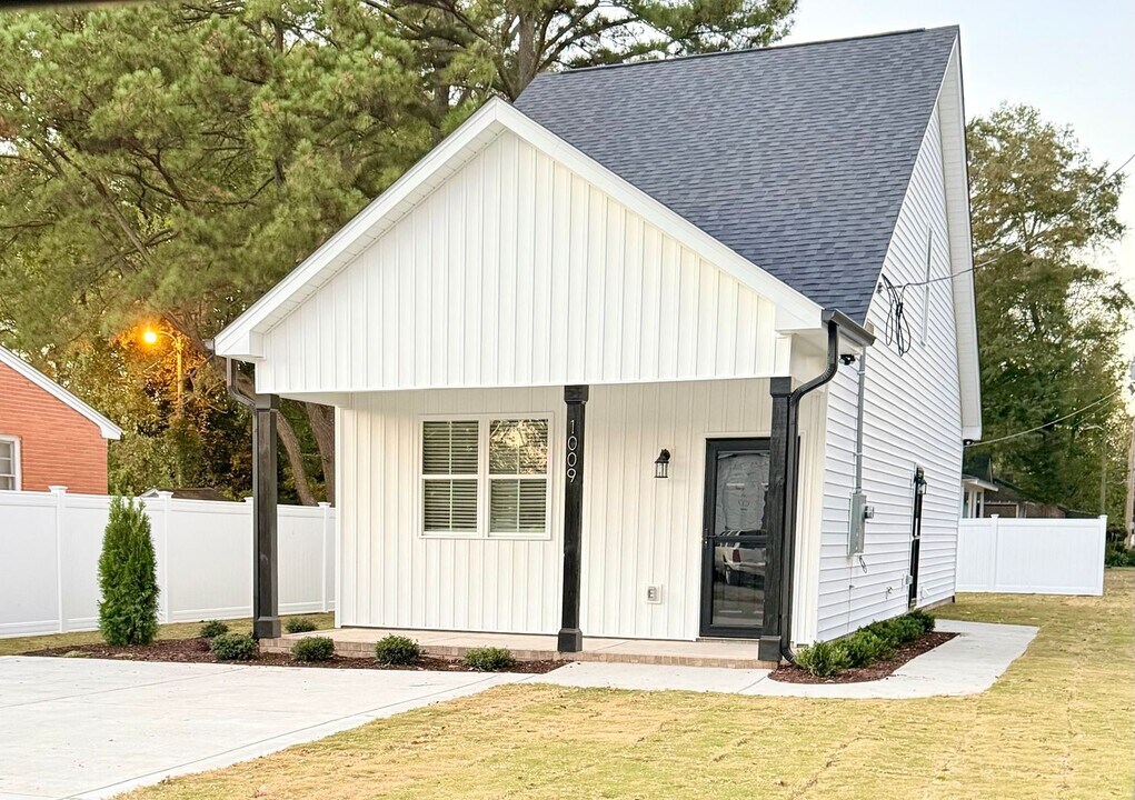 1009 Rountree Ave SE in Wilson, NC - Building Photo