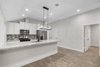 13018 Walden Rd in Montgomery, TX - Building Photo - Building Photo