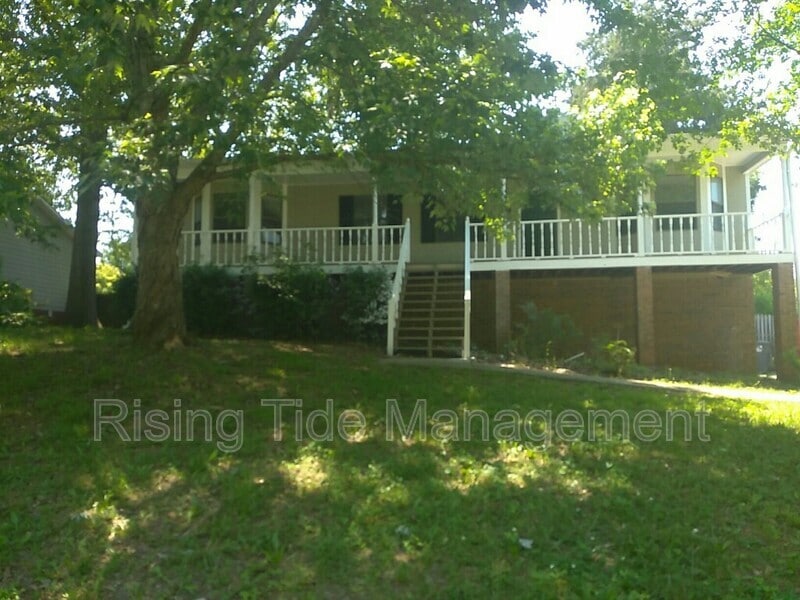 8413 Lanewood Cir in Leeds, AL - Building Photo