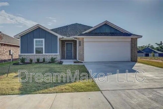 2405 28th Ter in Chickasha, OK - Building Photo - Building Photo