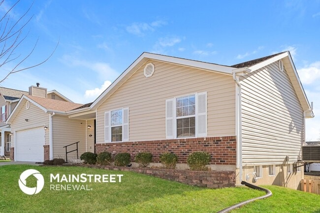 87 Four Winds Dr in St. Peters, MO - Building Photo - Building Photo