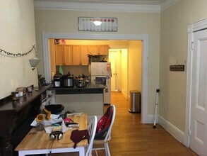 8 Symphony Rd, Unit 1 in Boston, MA - Foto de edificio - Building Photo