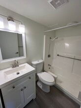 7290 W Dean Rd in Milwaukee, WI - Building Photo - Building Photo