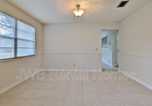11800 Mandarin Forest Dr in Jacksonville, FL - Building Photo - Building Photo