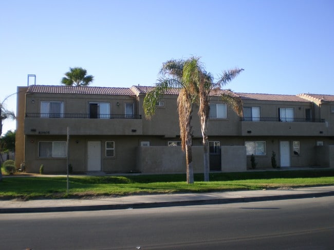 Royal Garden Apartments in Indio, CA - Building Photo - Building Photo