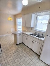 288 Granada Ave in Youngstown, OH - Building Photo - Building Photo