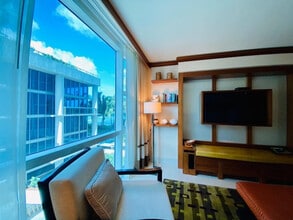 6801 Collins Ave, Unit SI ID1522054P in Miami Beach, FL - Foto de edificio - Building Photo