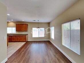 2920 E Gables Vale Ct in Las Vegas, NV - Building Photo - Building Photo