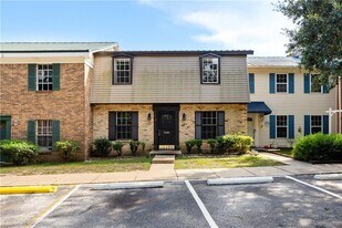 4017 Cottage Hill Rd in Mobile, AL - Building Photo