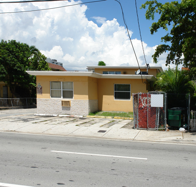 1127 SW 7th St in Miami, FL - Building Photo - Building Photo