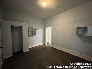 213 Cadwallader St in San Antonio, TX - Building Photo - Building Photo
