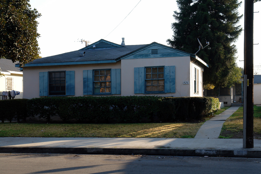 926 S Grevillea Ave in Inglewood, CA - Building Photo