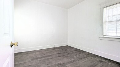 435 W 4th St in Long Beach, CA - Building Photo - Building Photo