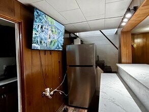 1908 Kessler Blvd North Dr, Unit Downstairs apartment in Indianapolis, IN - Building Photo - Building Photo