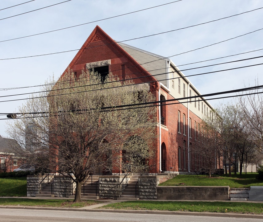 550 Fletcher Ave in Indianapolis, IN - Building Photo