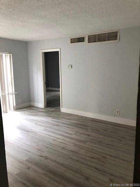 4529 Treehouse Ln-Unit -D in Tamarac, FL - Building Photo - Building Photo