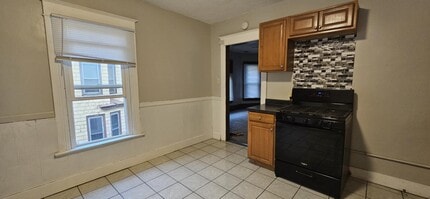 585 Case Ave, Unit 2 in St. Paul, MN - Building Photo - Building Photo