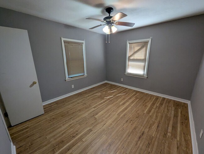 10210 Toelle Ln in St. Louis, MO - Building Photo - Building Photo