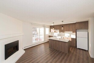 Sunalta 1837 Apartments in Calgary, AB - Building Photo