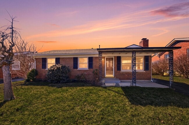 property at 2147 Palms Dr