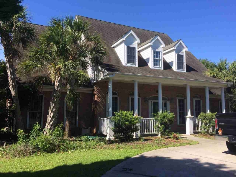 613 Clarendon Ave in Carolina Beach, NC - Building Photo