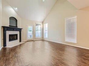 5301 Lily Dr in Fort Worth, TX - Building Photo - Building Photo