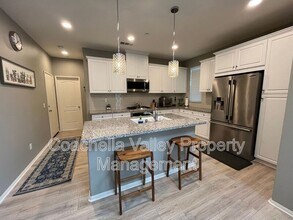 321 Paseo Gusto in Palm Desert, CA - Building Photo - Building Photo